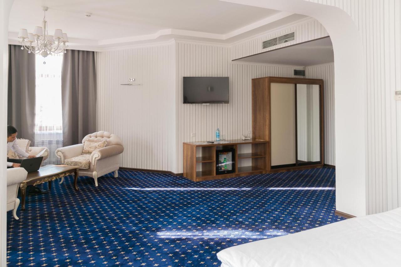 Hotel Khanaka Turkistan Екстер'єр фото