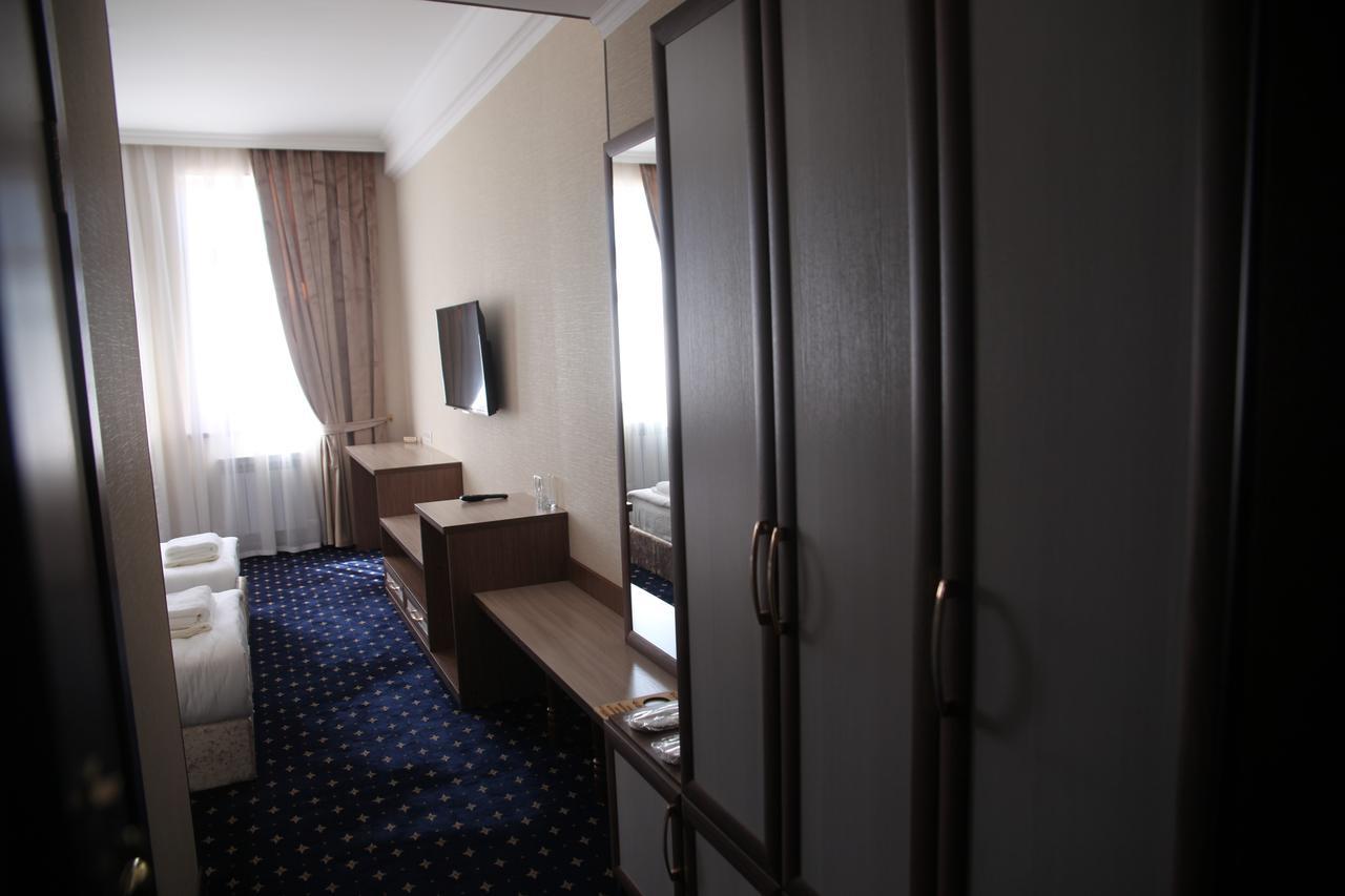 Hotel Khanaka Turkistan Екстер'єр фото