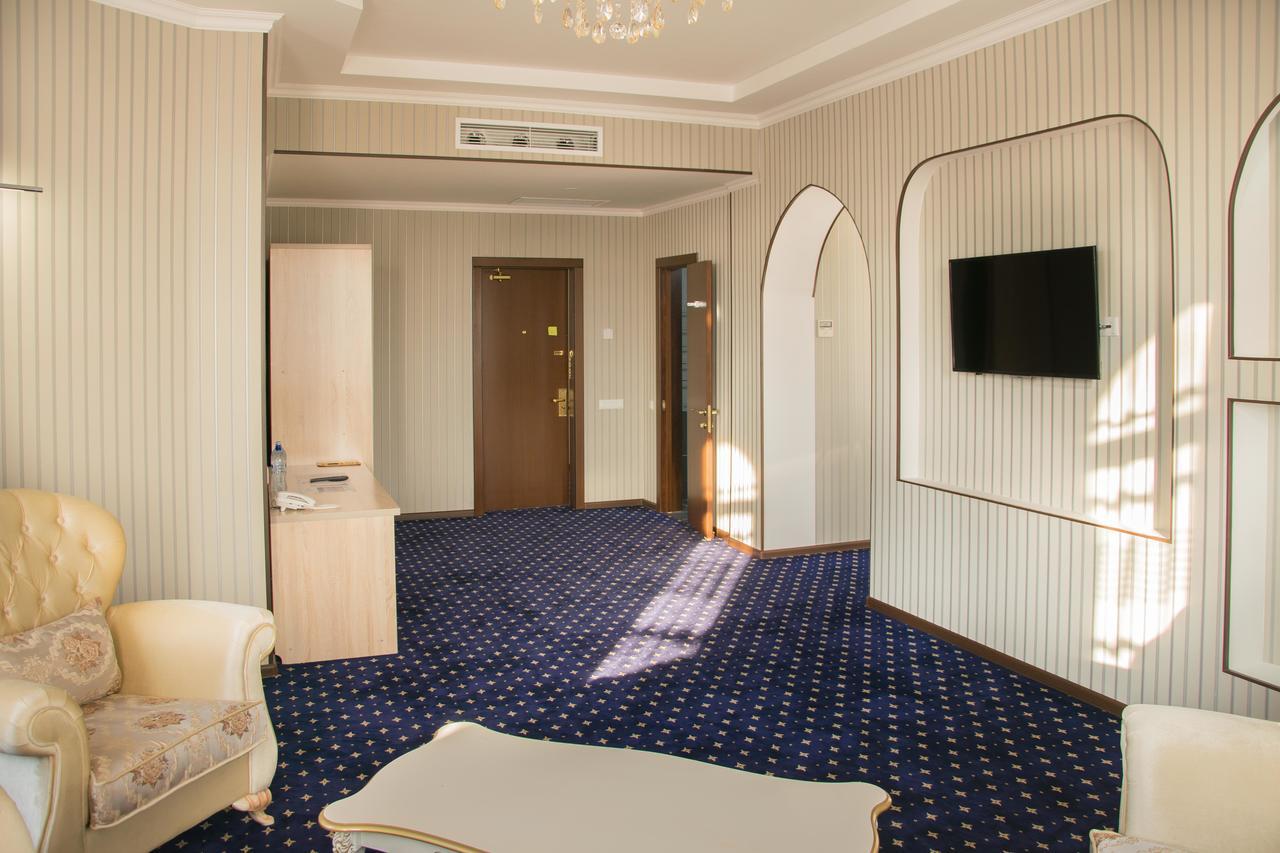Hotel Khanaka Turkistan Екстер'єр фото