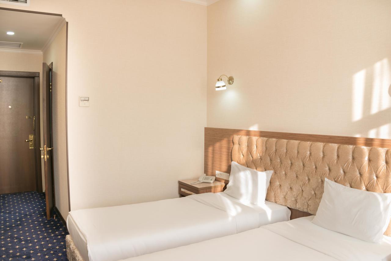 Hotel Khanaka Turkistan Екстер'єр фото